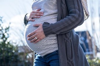Geburtenflaute: Warum es in Chemnitz immer weniger Babys gibt - In Chemnitz kommen so wenige Kinder zur Welt wie seit langem nicht. Doch das liegt offenbar nicht nur an den geburtenschwachen Jahrgängen in den Jahren nach der Wiedervereinigung.