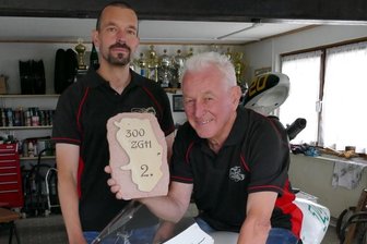 Geburtstagskind holt sich sein Geschenk auf der Rennpiste ab - Mit dem 2. Preis in Horice hat sich Johannes Kehrer, der mit seinem Sohn Nico Kehrer ein eingespieltes Rennsport-Duo bildet, ein passendes Geburtstagsgeschenk bereitet.