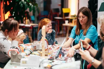 Gedanken an Weihnachten bei 30 Grad: Bewerbungsstart für kreativen Makeradvent der Kulturhauptstadt - Der Makeradvent lädt zum aktiven Mitmachen ein.