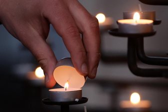 Gedenkmeeting auf dem Auerbacher Friedhof - An das Kriegsende vor 80 Jahren wird am Donnerstag in Auerbach erinnert.