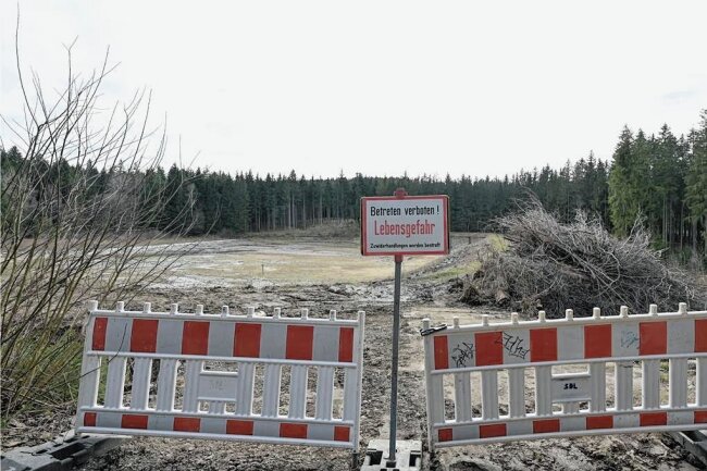 Gefährlich: Heiliger Teich in Stollberg wird für 2,9 Millionen Euro saniert - Der Heilige Teich in Stollberg soll für 2,9 Millionen Euro saniert werden - das Wasser wurde bereits abgelassen. 