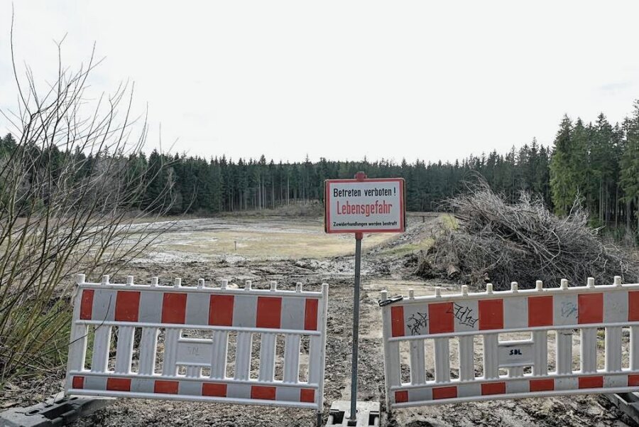 Gefährlich: Heiliger Teich in Stollberg wird für 2,9 Millionen Euro saniert - Der Heilige Teich in Stollberg soll für 2,9 Millionen Euro saniert werden - das Wasser wurde bereits abgelassen. 