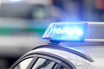 Gefährliche Körperverletzung: Mehrere Jugendliche schlagen auf 17-Jährigen ein -