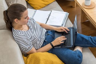 Gefälschte Sparkassen-Mails: Behörde warnt vor Festgeld-Betrug - Betrüger nutzen aktuell den guten Ruf der Sparkassen aus, um in angeblich deren Namen betrügerische E-Mails zu verschicken. Foto: Christin Klose/dpa-tmn