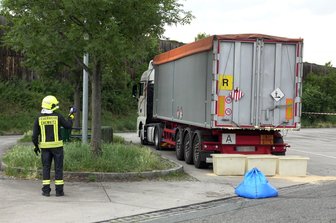 Gefahrguteinsatz auf Raststätte an A 4 - 