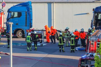 Gefahrguteinsatz bei Kühne und Nagel in Limbach-Oberfrohna - Die FFW Waldenburg war im Einsatz zur Beseitigung der Gefahrenstelle.