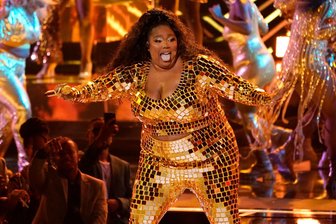 Gefallenes Idol? Lizzo feiert Comeback mit neuem Album - Die US-amerikanische Sängerin Lizzo bei einem Auftritt. (Archivbild)