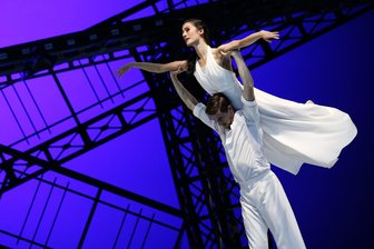 Gefeierte Ballettpremiere in Chemnitz: Das Leben Gershwins auf der Bühne - Anna-Maria Maas als enge Freundin Kay Swift und Jean-Blaise Druenne als George Gershwin.