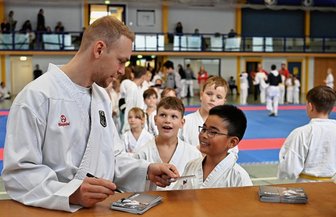 Gefragte Autogramme vom Vorbild -
