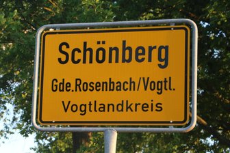 Gegen Funkloch: Neuer Mobilfunkmast wird im Vogtland errichtet - Schönberg ist ein Ortsteil der Gemeinde Rosenbach.