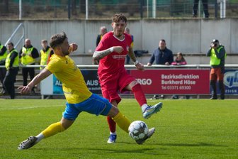 Gegen Luckenwalde: FSV Zwickau baut seine Serie aus - Luckenwaldes Clemens Koplin (l.) und Sandro Sengersdorf vom FSV Zwickau in Aktion.