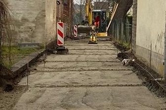 Geh- und Radweg nimmt Gestalt an - DasFabrikgäßchen ist derzeit eine Baustelle.