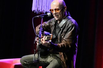 Geheimnis gelüftet: Wer kommt als Special-Guest zur Amiga-Ausstellung nach Ehrenfriedersdorf? - Singt eher von den Verlierern und startet in diesem Jahr noch einmal durch: Toni Krahl – langjähriger Frontmann der Gruppe City. Am Samstag kommt er nach Ehrenfriedersdorf.