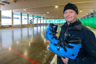 Geht die Remis-Serie weiter? Seiffener Eishockeyspieler freuen sich auf Neuauflage des Glühweinpokals - Frank Preußler von der Sportwelt hat dafür gesorgt, dass beim Glühweinpokal am Samstag perfekte Bedingungen herrschen.