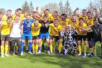 Geht noch etwas mehr bei Auerbach? - Beim Auerbacher Oberligateam läuft es: Die Mannschaft hat seit dem Derby gegen den VFC Plauen im Februar kein Spiel mehr verloren. 