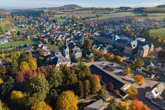 Gehwege, Straßenlampen und Toilettenanlage: Wofür Sehmatal dieses Jahr Geld ausgeben will - 2,5 Millionen Euro für Investitionen stehen im aktuellen Haushaltsentwurf der Gemeinde Sehmatal.