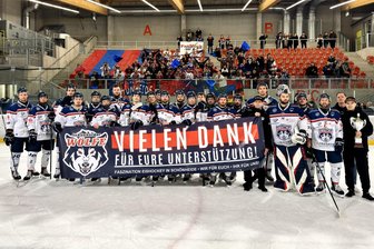 Gekämpft und doch verloren: Eishockey-Wölfe aus dem Erzgebirge kosten Finale aus - Bis zum letzten Puck haben die Schönheider Wölfe die Saison ausgekostet und um den Titel gekämpft. Ein großer Dank galt deshalb schon in Berlin ihren Fans.