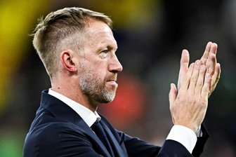 "Gekratzt oder gebissen": Blutendes Ohr bei Schweden-Trainer - Der schwedische Nationaltrainer Graham Potter sorgte mit einem blutigen Ohr für Fragen.