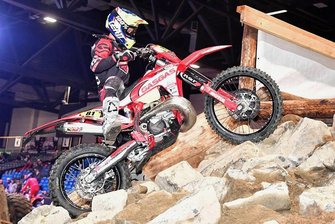 Gelände-Saison startet: Auftritt in der Halle bleibt die Ausnahme - Leon Unger (18) schlug sich zu Jahresbeginn beim Superenduro unterm Hallendach in Riesa zwar wacker. Doch die große Leidenschaft des Raschauers bleibt der Enduro-Geländesport.