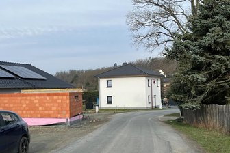 Geld ist sicher: Fußweg in Schönbrunn wird gebaut - An der Lauterbacher Straße in Schönbrunn soll dieses Jahr ein Fußweg gebaut werden.