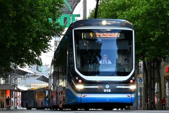 Geldnot im Nahverkehr: Fahrplanangebot in Chemnitz für 2023 nicht gesichert - Mehrere Dutzend Millionen Euro fließen Jahr für Jahr allein in Chemnitz in den öffentlichen Nahverkehr. Während durch die Coronapandemie in den vergangenen beiden Jahren die Fahrgastzahlen deutlich zurückgingen, steigt zugleich der Finanzbedarf weiter an. 