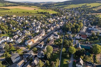 Geldsegen: Dorf im Erzgebirge rechnet mit zusätzlicher Million - Die Gemeinde Crottendorf rechnet 2025 mit deutlich mehr Einnahmen durch die Gewerbesteuer.