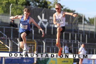 Gelungene Premiere: Leichtathletik-Talente des TVL Freiberg auf Rekordjagd an der Donau - Alle Hindernisse gemeistert: Finley Max Wolf vom TVL lief bei der DM über 1500 m Hindernis auf Platz 20.