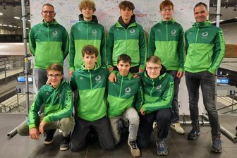 Gelungener Abstecher nach Berlin: Marienberger Tischtennis-Team genießt Bundesfinale - Das Marienberger Aufgebot – h. v. l.: Betreuer Toni Krauß, Ruben Seidel, Roman Schreiter, Niklas Ostwald, Sportlehrer Frank Weidauer; v. v. l.: Tom Seifert, Richard Nestler, Leo Wohlgemuth und Joshua Baumann.