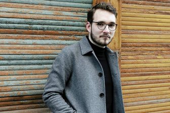 Gelungener Premierenauftakt für Poetiktage Erzgebirge - Liest bei den am Freitagabend gestarteten Poetiktagen Erzgebirge aus seinen Texten: Schriftsteller Lukas Rietzschel, der in diesem Jahr mit dem Sächsischen Literaturpreis ausgeeichnet wurde. 