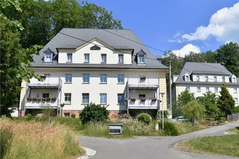 Gemeinde Mulda verkauft zwei Häuser - Die beiden kommunalen Wohnhäuser Heiterer Blick 3 und 4 in Mulda werden verkauft. 