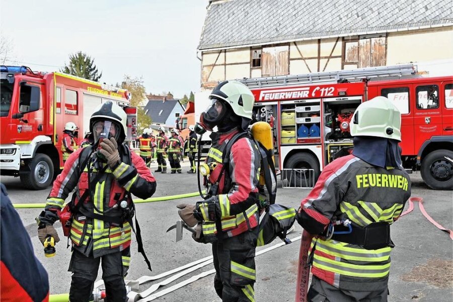Gemeinde Rossau legt künftige Brandschutzziele fest - Übung der Rossauer Feuerwehr in Greifendorf. Im Gemeinderat am Montag geht es auch um den Brandschutz in der Gemeinde.  