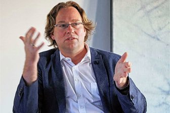Gemeinderäte aus Oberwiera checken für Seminar in Hotel ein - Holger Quellmalz fährt mit dem Gemeinderat zu einem Seminar-Wochenende. 