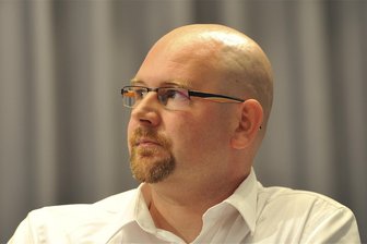 Gemeinderäte werfen Bad Brambachs Amtsverweser Alleingänge vor - Torsten Schnurre (FDP) ist seit 1. März 2023 Amtsverweser in Bad Brambach. 2025 will er Bürgermeister werden.