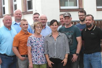Gemeinderat Zettlitz nimmt Arbeit auf - Der neu gewählte Gemeinderat Zettlitz (v. l.): Bürgermeister Thomas Arnold, Friedrich Häber, Tobias Richter, Udo Tilch, Angela Herbst, Andreas Müller, Jana Krüger, Janko Otto, Thomas Lehmann, Martin Kühn und Marco Morgner.