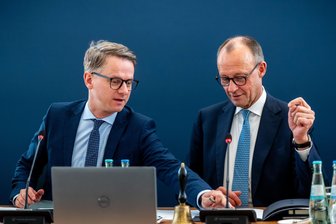 Genau sein Ding - Bleiben ein Team für die CDU; Friedrich Merz, CDU-Chef, und Carsten Linnemann, CDU Generalsekretär.