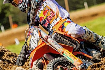Generalprobe für kommende Saison steigt in Zschopau - Jeremy Sydow aus Grüna hat in diesem Jahr den Wechsel vom Motocross (hier im Bild) zum Enduro vollzogen. Dieser hat sich sofort ausgezahlt, der 22-Jährige fährt in der neuen Sportart vorn mit. An diesem Wochenende bekommt er es bei "Rund um Zschopau" erstmals mit der Weltelite in seiner Altersklasse zu tun. 