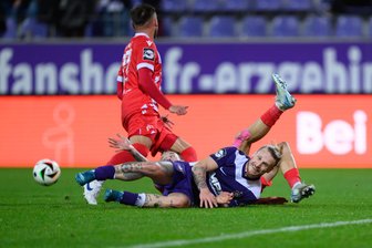 Generalprobe vor dem Saisonstart: FC Erzgebirge Aue testet in Marienberg gegen Ligakontrahent - Aues Marvin Stefaniak beim Heimspiel gegen Cottbus im Oktober 2024.