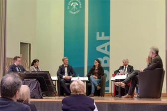 Generation Z in Freiberg: Zu wenige zukünftige Fachkräfte im MINT-Bereich - Die Podiumsdiskussion im Klubhaus Alte Mensa drehte sich um das sinkende Interesse für MINT-Studiengänge.