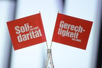 Genossen gegen linke Oberbürgermeisterin in Borna - Nach Informationen des Dresdner Büros der "Freien Presse" haben mehrere Mitglieder des Linke-Kreisverbandes um die Landtagsabgeordnete Kerstin Köditz vor wenigen Tagen bei der Landesschiedskommission wegen "schwer parteischädigenden Verhaltens" ein Parteiordnungsverfahren gegen Luedtke beantragt.