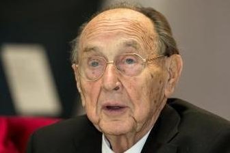 Genschers Spuren in Plauen - Hans-Dietrich Genscher im November 2015 während einer Preisverleihung in München.