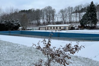 Genug Wasser für Freibad im Vogtland? - Die Gemeinde Triebel will ihr Waldbad dieses Jahr weitgehend in Eigenregie sanieren.