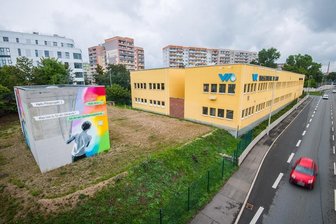 Geothermie-Projekt in Zwickau: Leistung ist ausgereizt - In diesem Gebäude (links) neben dem Pumpwerk Silberhof wird das warme Grubenwasser in Wärme umgewandelt. 