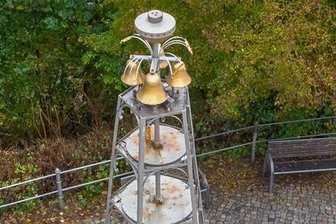 Geplante Reparatur am Gestell der Schwarzenberger Kraußpyramide verschoben - Die Drohnenaufnahme der Schwarzenberger Krauß-Pyramide zeigt die doch schon massiven Roststellen auf den Drehtellern.