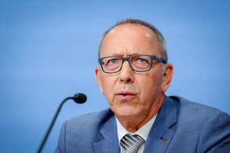 Geplante Russlandreise von AfD-Landeschef Urban: CSU spricht von Landesverrat - Sachsens AfD-Chef Jörg Urban reist in offizieller Parteimission nach Russland und sieht sich Vorwürfen des Landesverrats ausgesetzt.