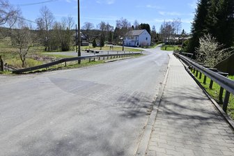 Geplanter Straßenbau in Hammerbrücke: Kommt dieses Jahr nur ein Abschnitt? - In Hammerbrücke könnte dieses Jahr noch der Straßenbau beginnen.