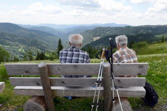 Geprächsangebote in Schwarzenberg mit offenen Ohren für die Fragen von Senioren - Die Zahl der älteren Menschen nimmt im Erzgebirgskreis zu. Aber auch deren Sorgen.