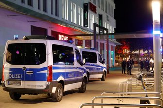 Gericht arbeitet Gewalt am Chemnitzer Wall auf: „Zehn Bier über den Tag merke ich gar nicht“ - Bis zum Mai war der Rewe am Wall regelmäßig Tatort von Gewaltdelikten. Der Supermarkt zog im Juni in den Rosenhof um.