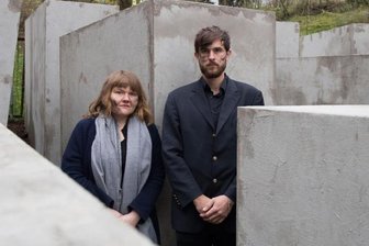 Gericht: Kunstaktivisten-Chef muss Abstand zu Höcke-Haus halten - Was als Protest von Aktivisten des Zentrums für Politische Schönheit (im Bild) gegen eine umstrittene Rede des AfD-Politikers Höcke begann, ist vor dem Gericht gelandet.