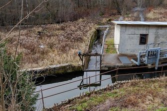 Gericht ordnet Aus für Kraftwerk in Mühlwand an - Stein des Anstoßes für die Grüne Liga: das Wasserkraftwerk bei Mühlwand. Der dort erzeugte Strom wird in das Netz der Reichenbacher Stadtwerke eingespeist. All dies geht nur, wenn dazu Wasser aus der Göltzsch entnommen wird. Genau dies wollen die Umweltschützer verhindern.