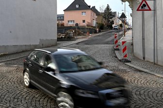 Gerichtsstraße in Hainichen nun wieder frei - Die Gerichtsstraße in Hainichen an der Einmündung zur Mittweidaer Straße ist wieder frei.